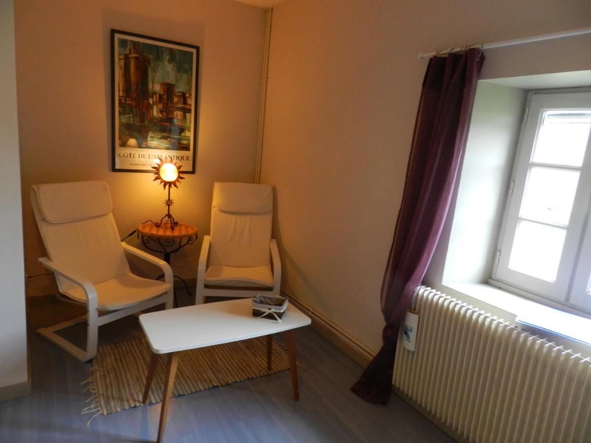 La Maison Des Escargots Blanzay Room photo
