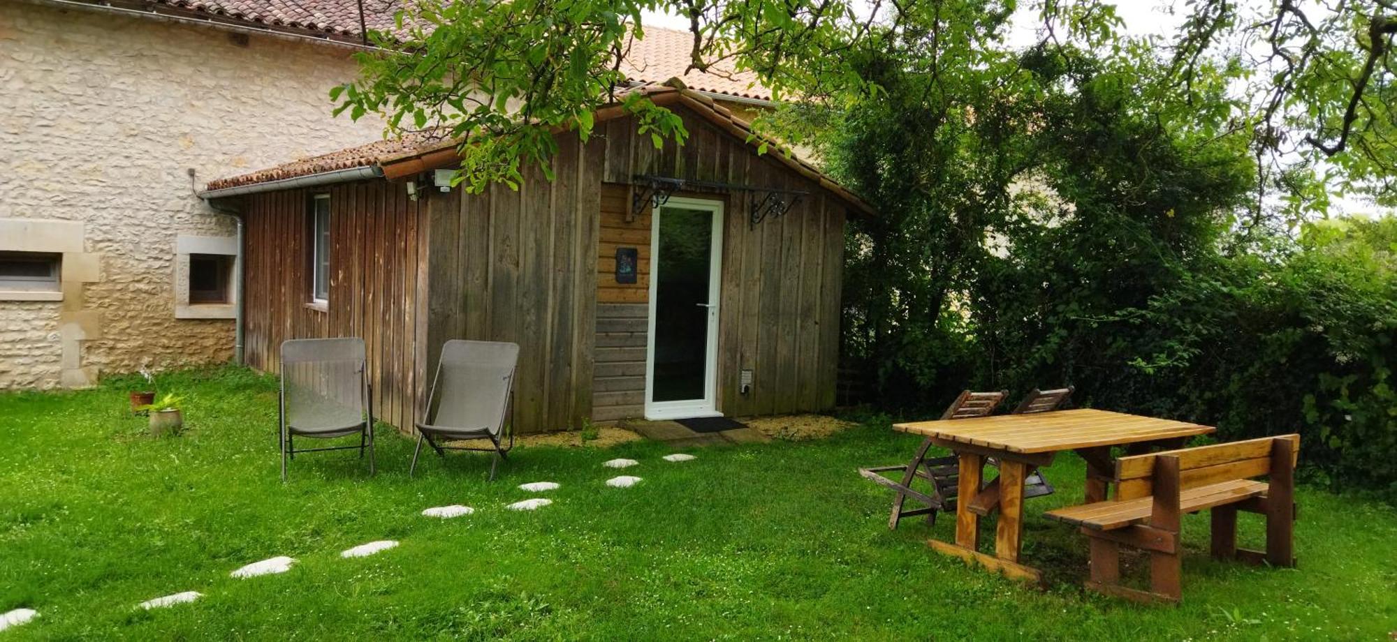 La Maison Des Escargots Blanzay Exterior photo